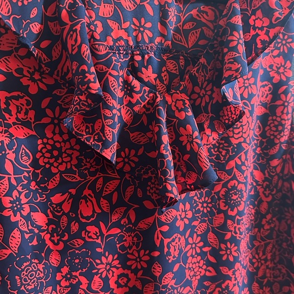 NWOT Terra & Sky Navy Blue & Red Floral Tank Top - Picture 3 of 4